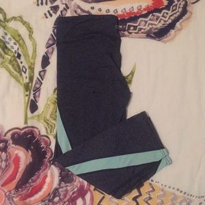 Gap blue capri legging. Size M